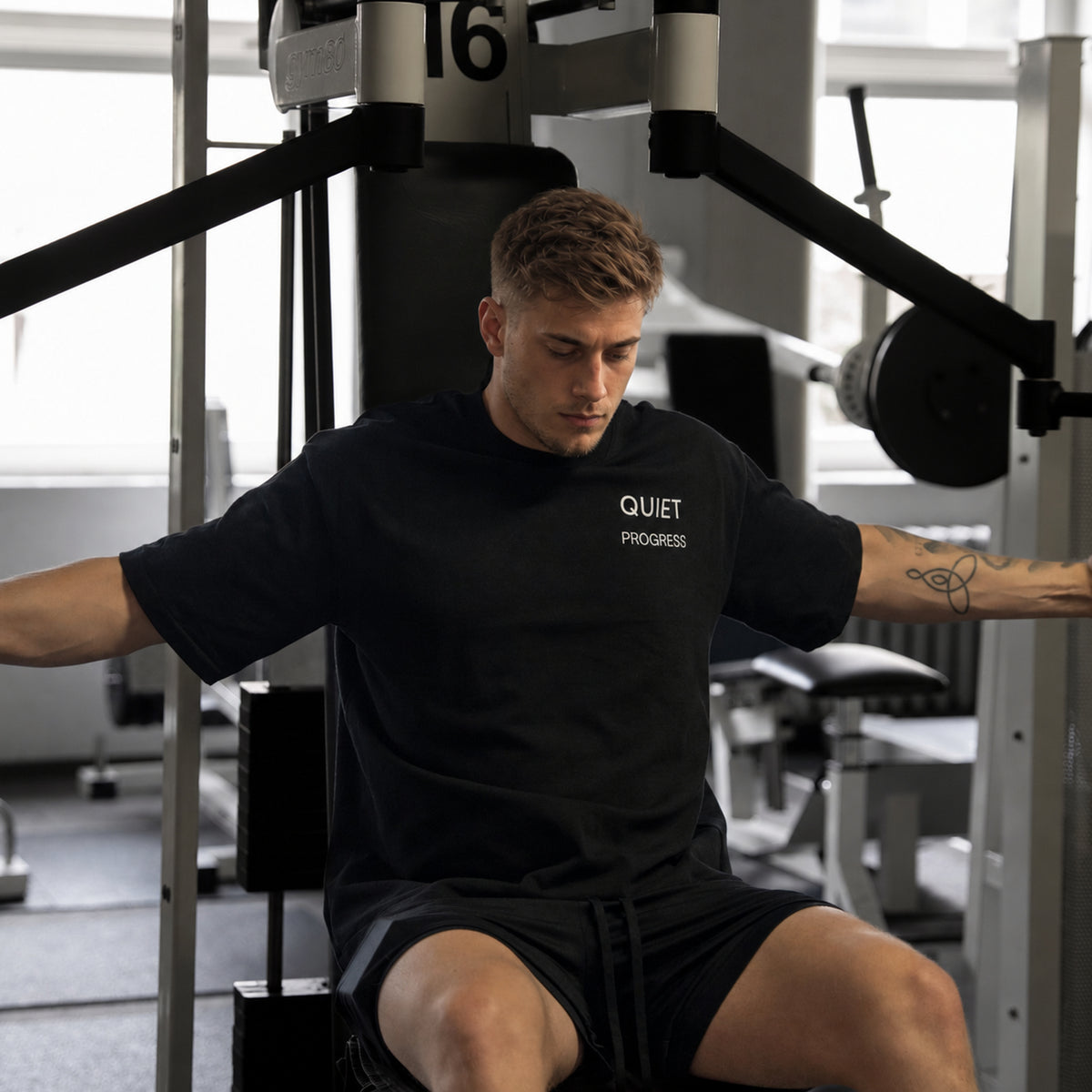 DROP 01 – Essentials Oversized Heavy Tee